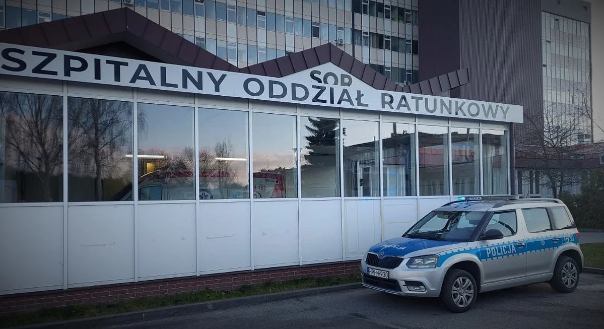 Zdenerwowany mężczyzna wiózł rodzącą żonę do szpitala. Eskortowali go policjanci [WIDEO] - Zdjęcie główne