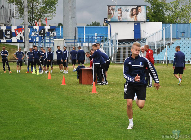 Futbolowa Wisła wznowiła treningi - Zdjęcie główne