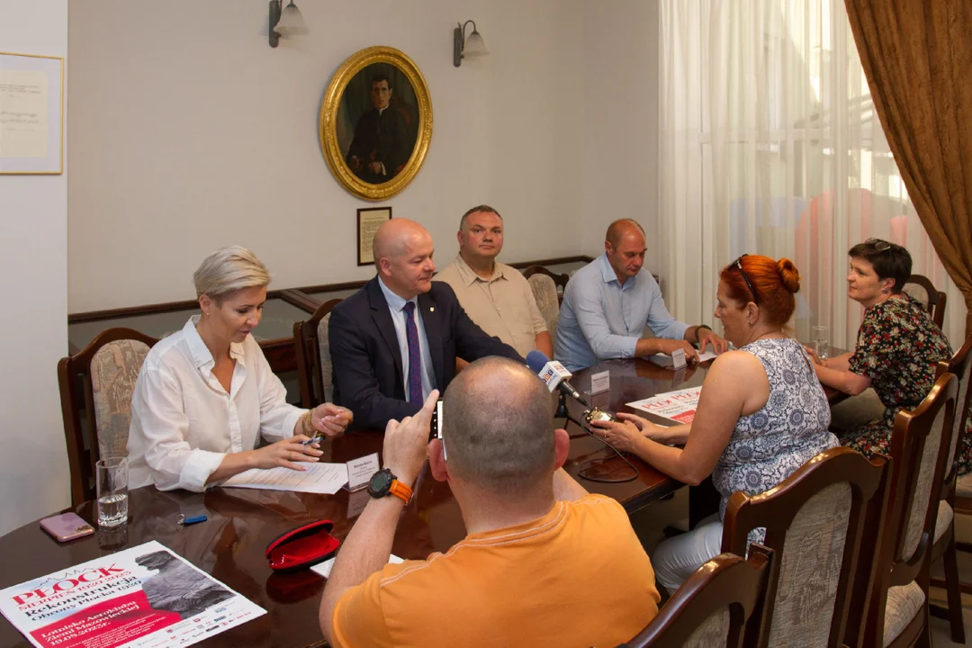 Kilkaset osób, zaprzęgi, pojazdy i kilkadziesiąt koni. Będzie rekonstrukcja Obrony Płocka 1920  - Zdjęcie główne