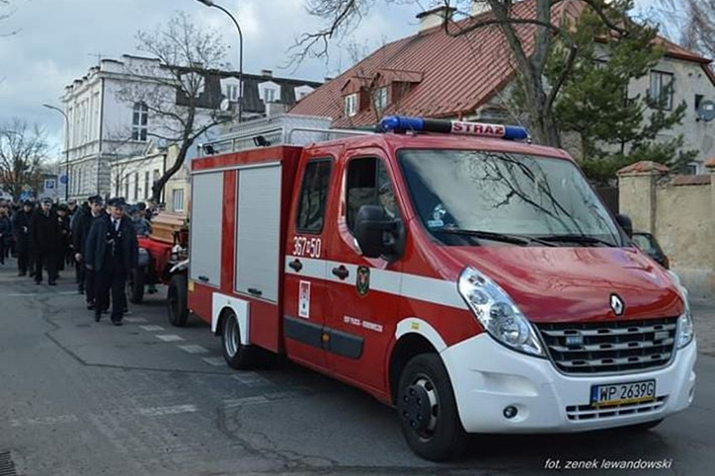 Strażacy i rodzina pożegnali zmarłego druha - Zdjęcie główne