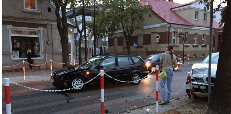 Felerne skrzyżowanie. Znowu zderzyły się tam dwa samochody! - Zdjęcie główne