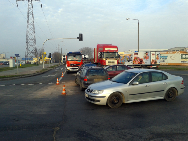 Wypadek. Dwie osoby w szpitalu  - Zdjęcie główne