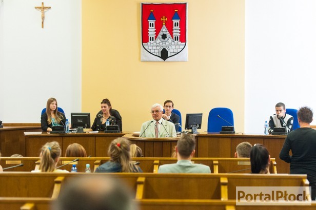 Kłopot z biblioteką i kto narzuca porządki - Zdjęcie główne