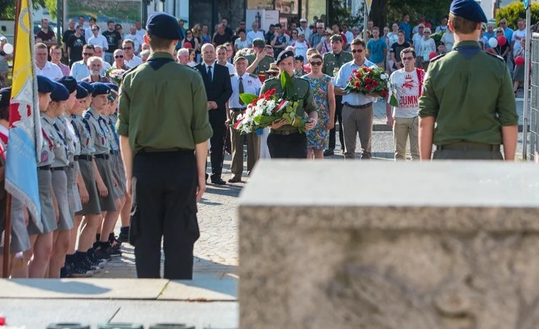 Płock odda hołd bohaterom. Zawyją syreny, złożone zostaną kwiaty, będzie gra miejska - Zdjęcie główne