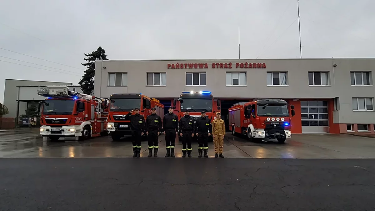 Płoccy strażacy uczcili pamięć tragicznie zmarłego ratownika medycznego [WIDEO] - Zdjęcie główne