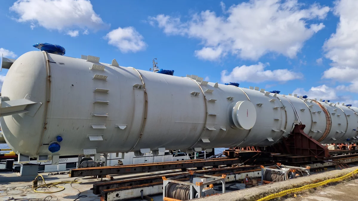 Dziś wieczorem wyruszy transport wielkogabarytowych części dla Orlenu. To skomplikowane przedsięwzięcie [WIDEO]