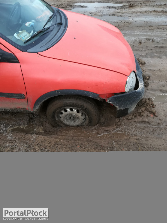 Uszkodził auto na drodze gminnej. - Zdjęcie główne