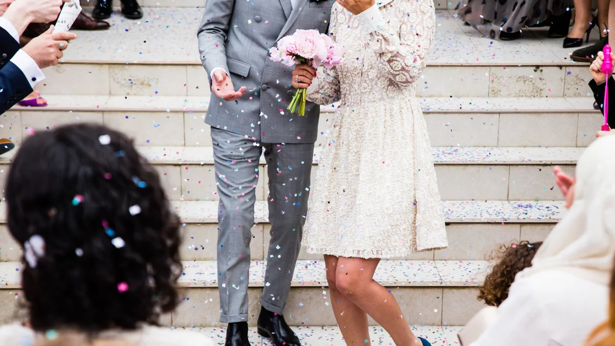 Coraz mniej dzieci to skutek. Przyczyna? W mieście zawieranych jest coraz mniej małżeństw