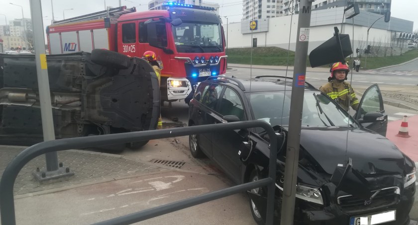 Groźnie wyglądający wypadek na ulicy Rakoczego [ZDJĘCIA] - Zdjęcie główne