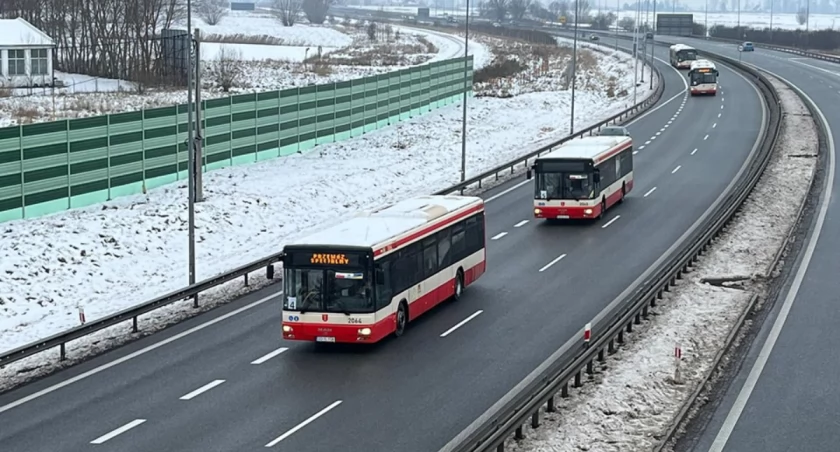 Gdańsk przekazał autobusy Ukrainie. Jeden po drodze się zepsuł, a drugi zapalił - Zdjęcie główne