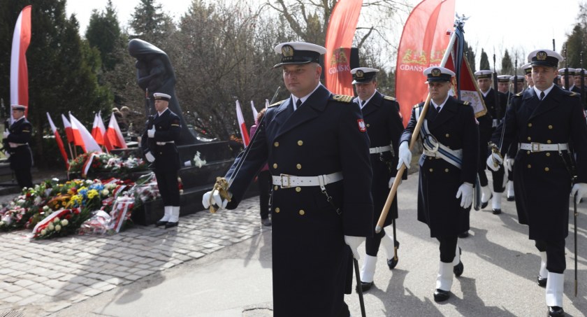 W Gdańsku uczczono ofiary Zbrodni Katyńskiej [ZDJĘCIA] - Zdjęcie główne