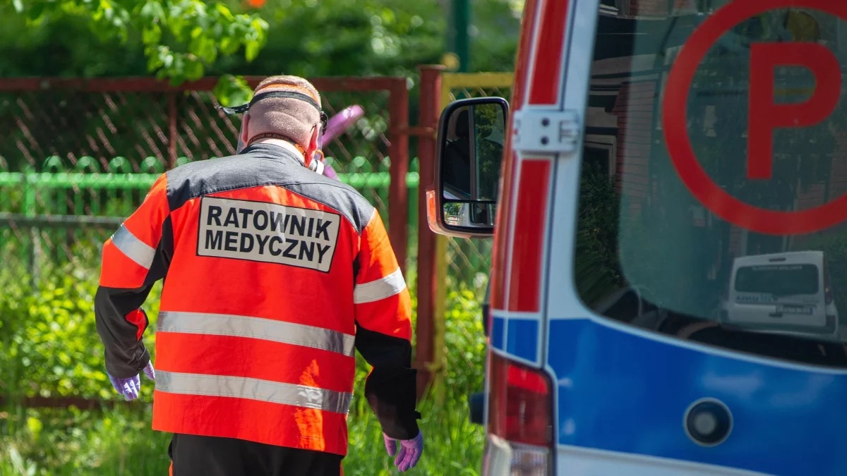 Agresywny pacjent zatrzymany. Zaatakował ratownika medycznego - Zdjęcie główne