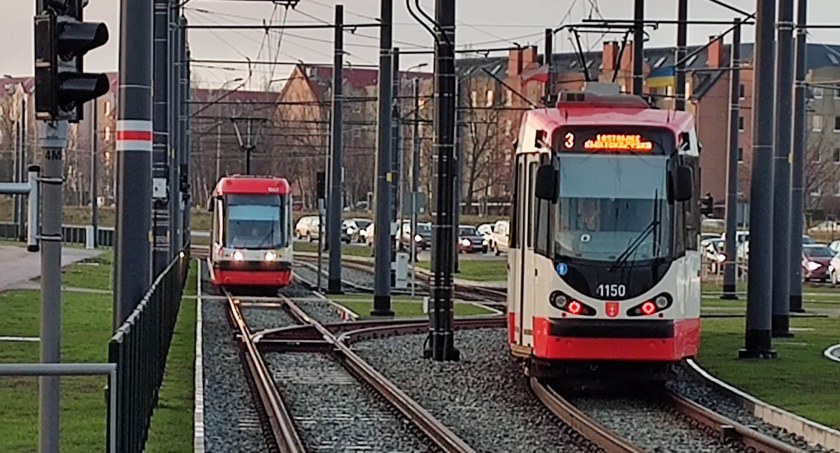 Dlaczego rozkłady jazdy tramwajów są dziurawe? ZTM tłumaczy brakujące kursy - Zdjęcie główne