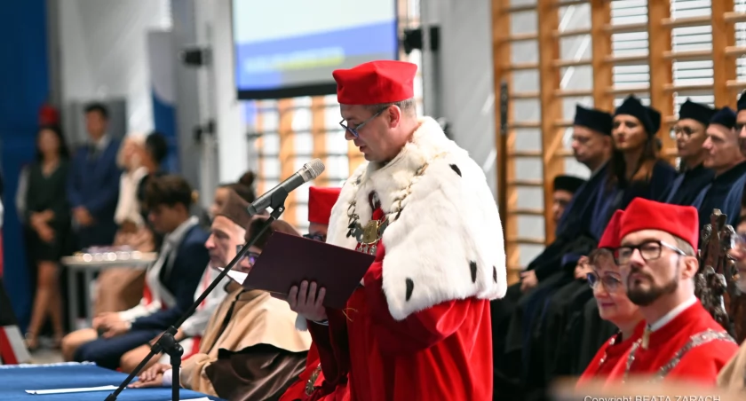 Tak nowy rok akademicki inaugurowali na AWFiS! [ZDJĘCIA,WIDEO] - Zdjęcie główne