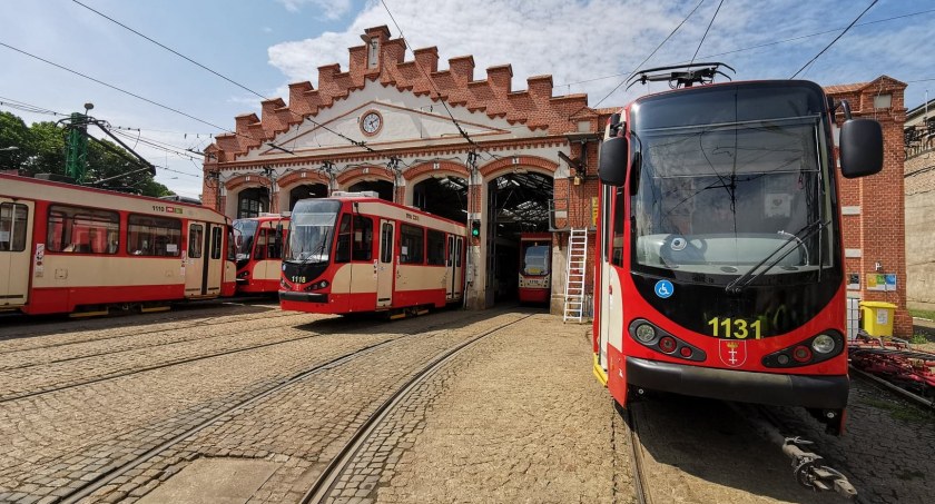 Koniec remontów w Nowym Porcie. Zmiany na liniach autobusowych i tramwajowych - Zdjęcie główne