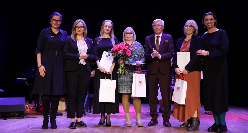 Najlepsi gdańscy nauczyciele i dyrektorzy szkół nagrodzeni - Zdjęcie główne