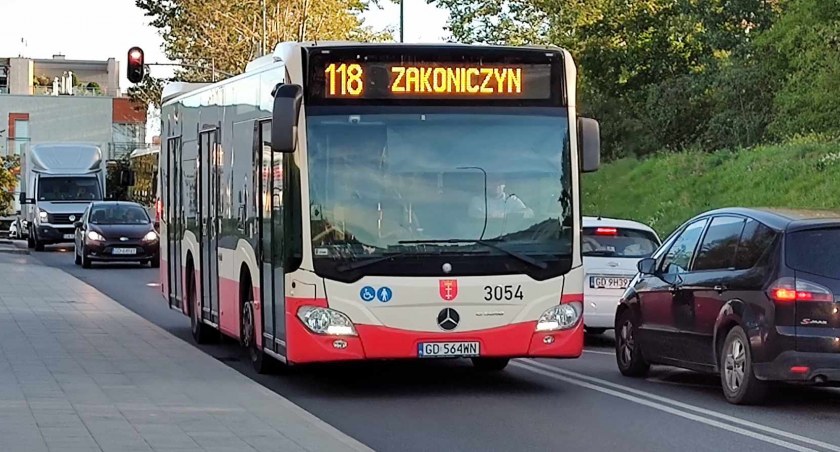 Autobus połączył Zakoniczyn z Ujeściskiem. Pasażerowie mają uwagi - Zdjęcie główne