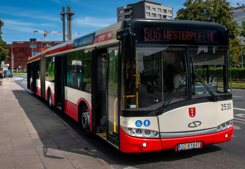 Uroczystości na Westerplatte. Osiem linii autobusowych dowiezie mieszkańców - Zdjęcie główne