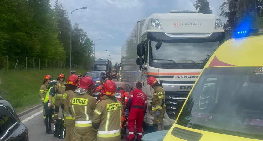 Wypadek na obwodnicy. Kierowca potrzebował reanimacji  - Zdjęcie główne