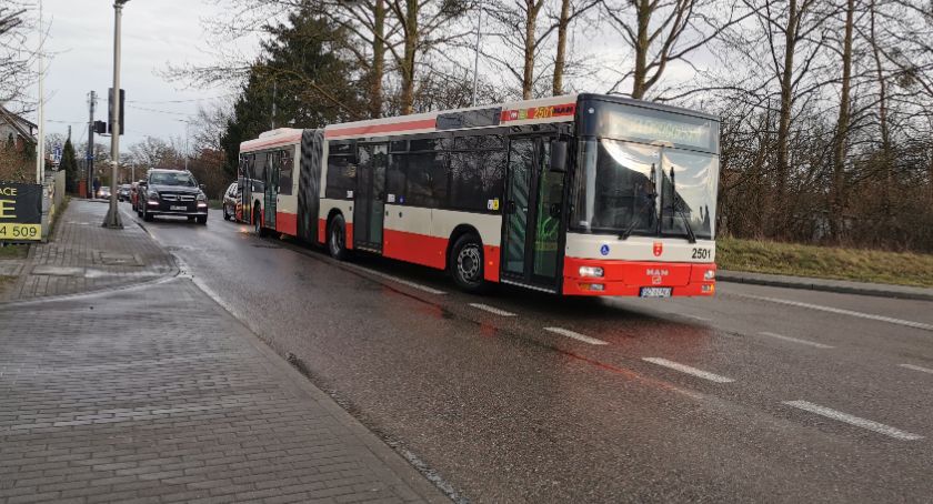 Nowy przystanek i krótsza trasa autobusów na górny taras - Zdjęcie główne