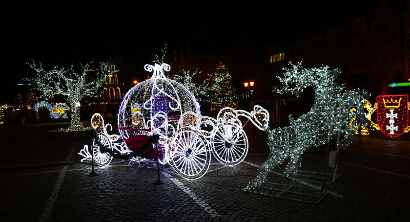 Świąteczne iluminacje - jakie i gdzie rozświetlają grudniowe ulice [ZDJĘCIA] - Zdjęcie główne