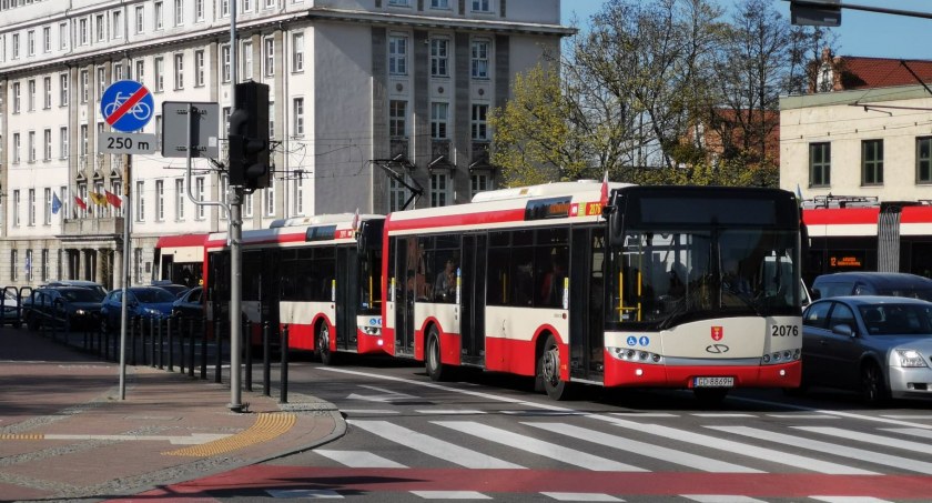 Zbliża się długi weekend. Będą zmiany w rozkładach ZTM - Zdjęcie główne