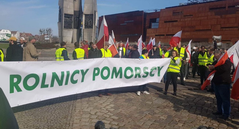 Rolnicy żądają pomocy dla polskiego zboża. Protest zablokował centrum Gdańska - Zdjęcie główne