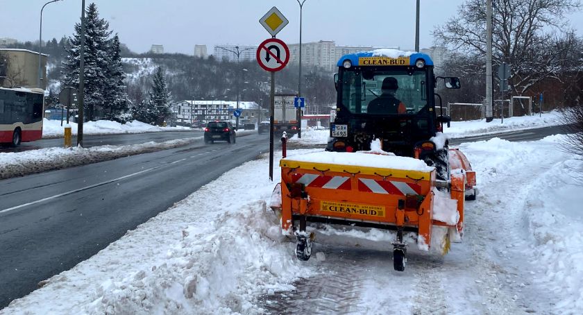 Gdańsk tonie w śniegu, drogi rowerowe na bieżąco odśnieżane [ZDJĘCIA, RAPORT, SPIS] - Zdjęcie główne