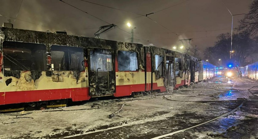 Znamy przyczynę pożaru w zajezdni Nowy Port. Spalone tramwaje będą zastąpione - Zdjęcie główne