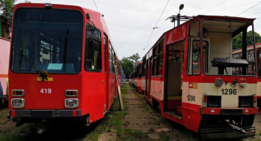 Miały służyć mieszkańcom, zostały zabytkami. Miłośnicy zablokowali modernizację dwóch tramwajów - Zdjęcie główne