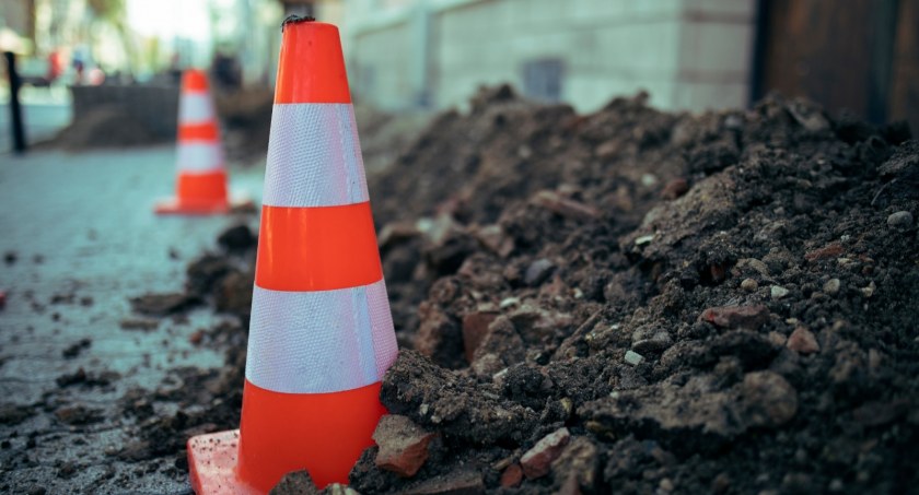 Remont Opackiej utrudnia życie mieszkańcom. ZTM i GZDiZ obiecują poprawę - Zdjęcie główne