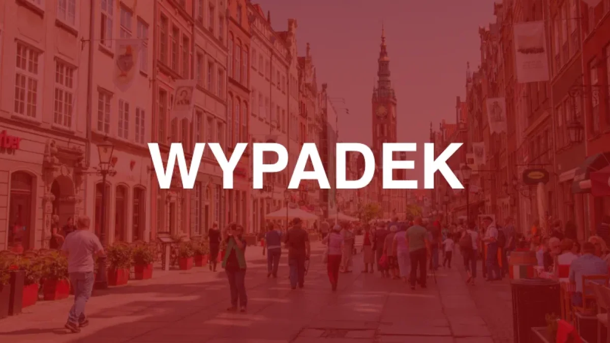 Wypadek w centrum Gdańska. 64-latka dachowała - Zdjęcie główne