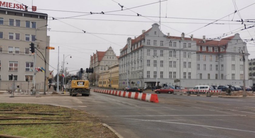 Weekendowe zmiany w ruchu przy Urzędzie Miejskim - Zdjęcie główne