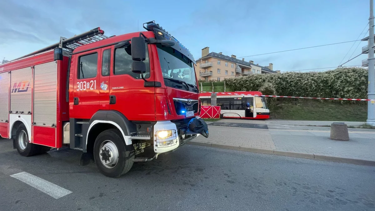 Tramwaj potrącił dwie osoby. Nie żyje dziecko - Zdjęcie główne