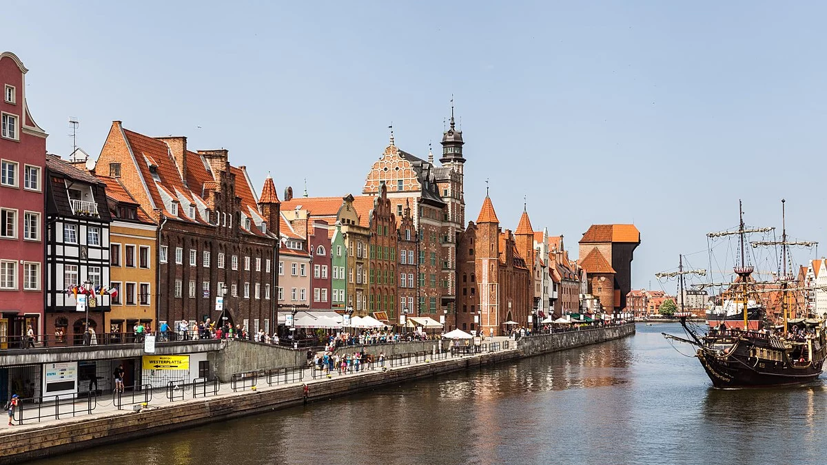 Mężczyzna wpadł do Motławy. Wyciągnięto go w stanie hipotermii! - Zdjęcie główne