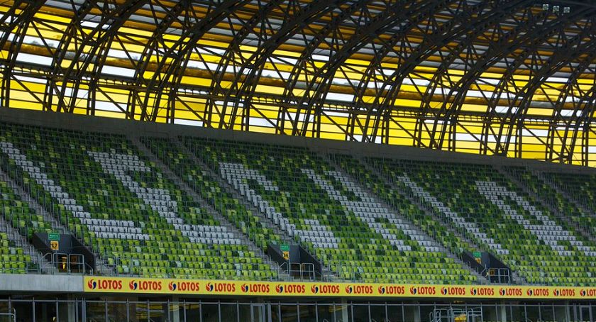 Dojazd na mecz z Cracovią. Nie będzie stadionowych pociągów SKM - Zdjęcie główne