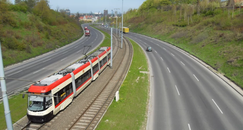 Utrudnienia na Armii Krajowej od poniedziałku. Nawierzchnia do naprawy - Zdjęcie główne