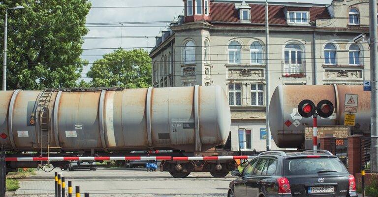 Drogie projekty przejść przez tory na Oruni - Zdjęcie główne