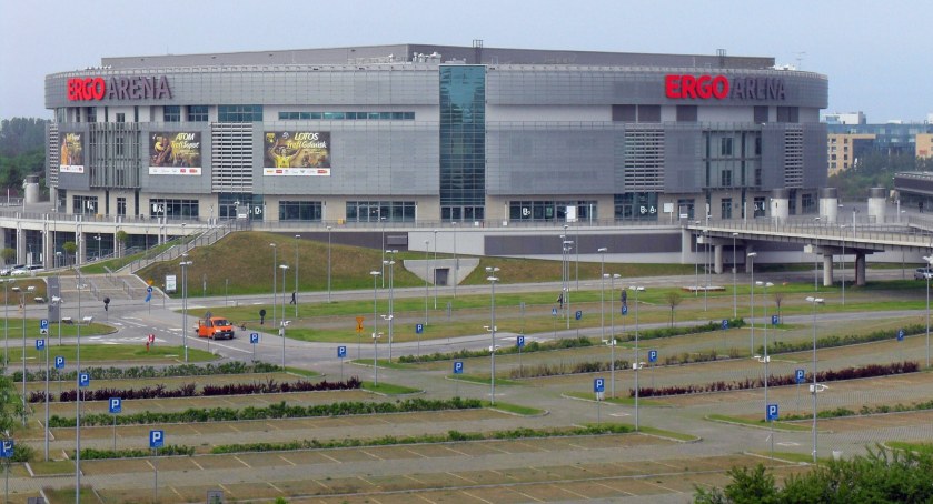 Znika duży darmowy parking. Będą opłaty za postój przy Ergo Arenie [CENNIK] - Zdjęcie główne