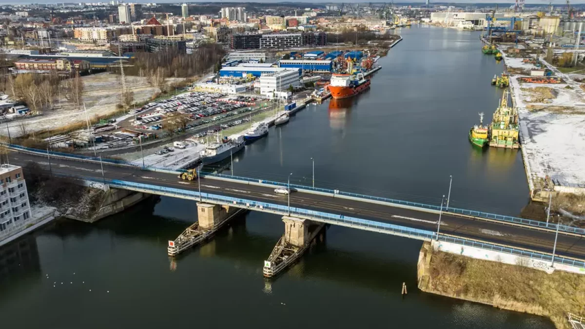 Most Siennicki całkowicie zamknięty. Naprawa zajmie dwa lata - Zdjęcie główne