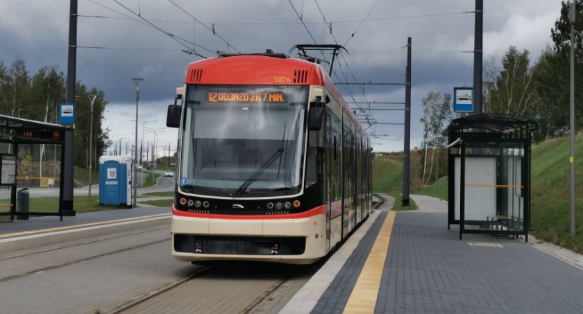 Tramwaje w niedziele pojadą częściej. Zmiany także na liniach autobusowych - Zdjęcie główne