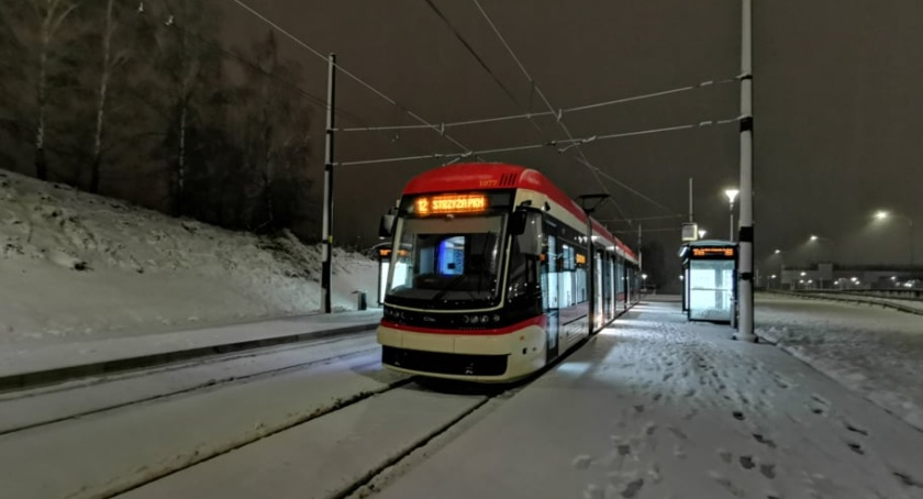 Z imprezy sylwestrowej wrócisz nocnym tramwajem - Zdjęcie główne