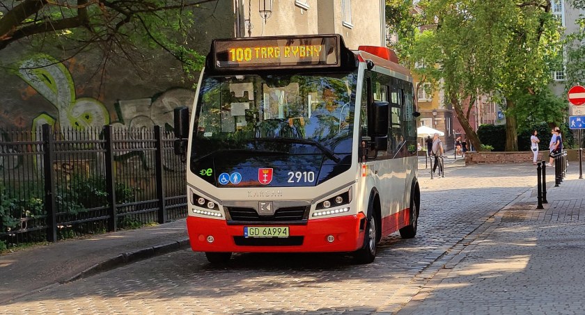 Linia 100 ze zmienioną trasą. Którędy pojedzie? - Zdjęcie główne