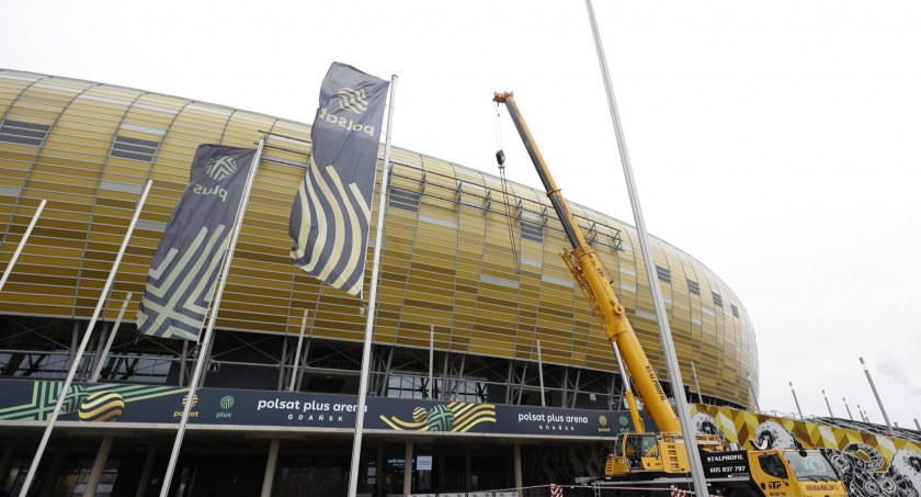 Na stadionie pojawi się jego nazwa. Największa litera ma aż 5 metrów  - Zdjęcie główne