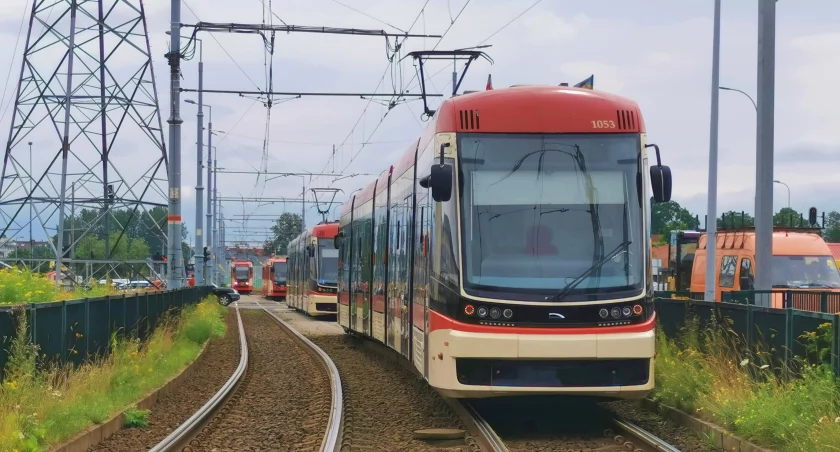 Rozkładowa fikcja. Tramwaje na Chełm ciągle opóźnione - Zdjęcie główne