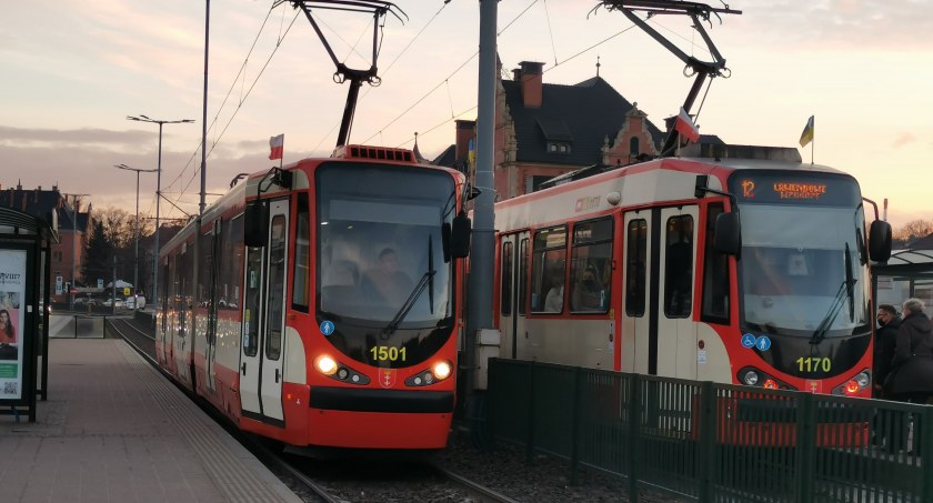 Bezpłatny transport dla migrantów wojennych z Ukrainy również w kwietniu - Zdjęcie główne