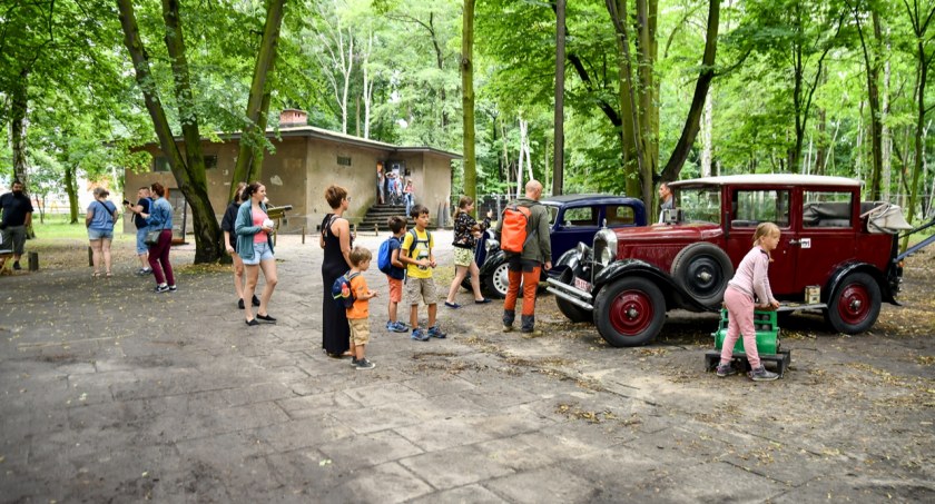 Zabytkowy automobil na prąd, tort i wiele więcej. Muzealne urodziny na Westerplatte - Zdjęcie główne