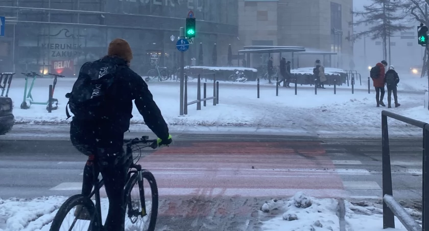 Rowerem w zimę? Tak! Gdańsk będzie odśnieżał kilkadziesiąt kilometrów tras rowerowych - Zdjęcie główne