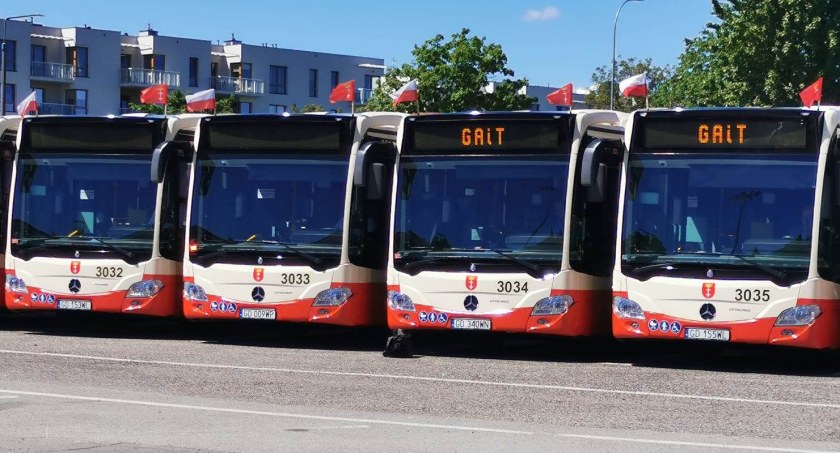 Znowu cięcia i błędy w rozkładach jazdy. Ucierpi ważna linia - Zdjęcie główne