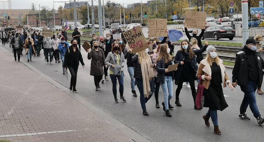 Kolejny weekend protestów. Kilka manifestacji - jeden cel [LISTA] - Zdjęcie główne